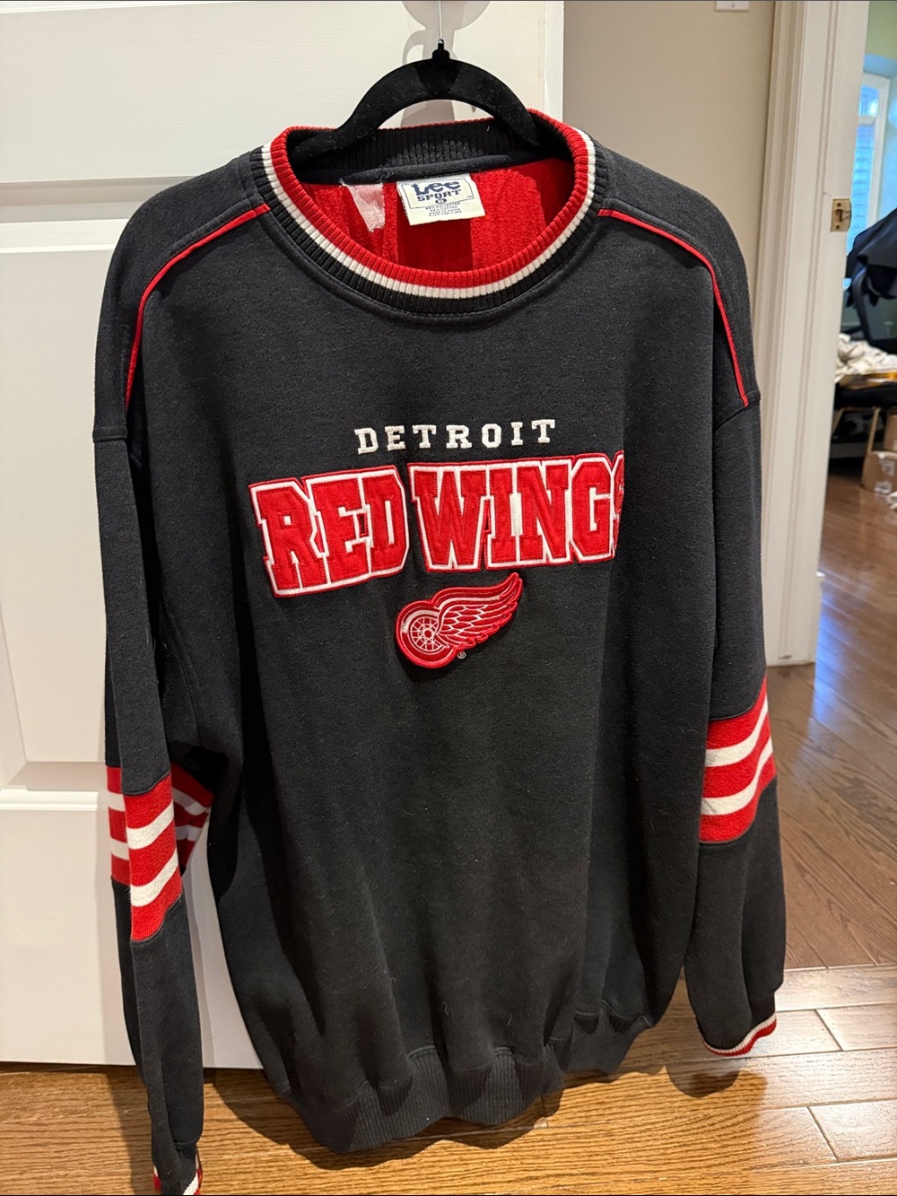 Lee Sport Detroit Red Wings Black & Red Crewneck Sweatshirt